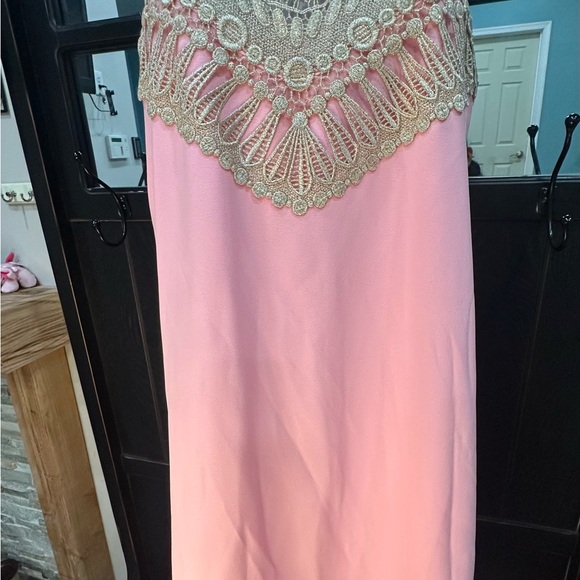 Lilly Pulitzer Dresses & Skirts - Lilly Pulitzer Strapless Pink and Gold Dress